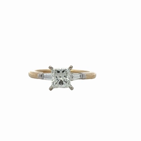 14K Two-Tone Three Stone Diamond Ring Trendy Feel
