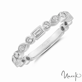 14KW DIAMOND STACKABLE BAND (0.31cttw) elegant design