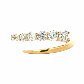 Fresh Light Elegant Focus 18ky Diamond Stackable Ring