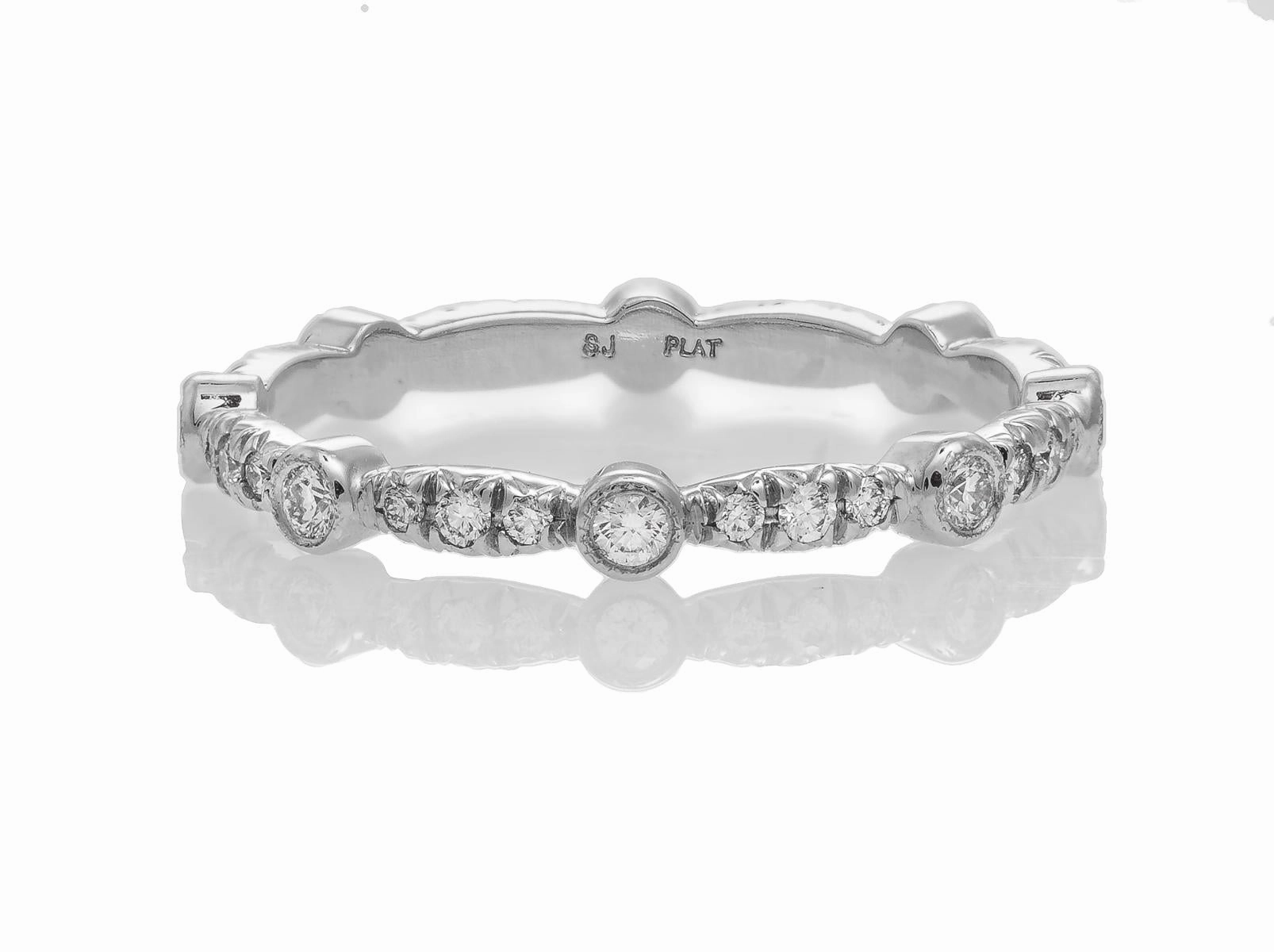 ALTERNATING BEZEL SET AND FRENCH PAVE DIAMOND ETERNITY BAND Elite Shape Layer mood