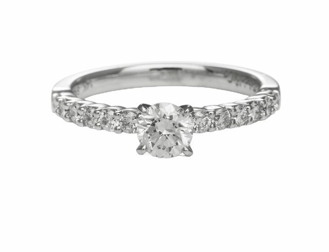 Casual Gift 14 Karat White Gold Solitaire Engagement Ring (.85cttw)