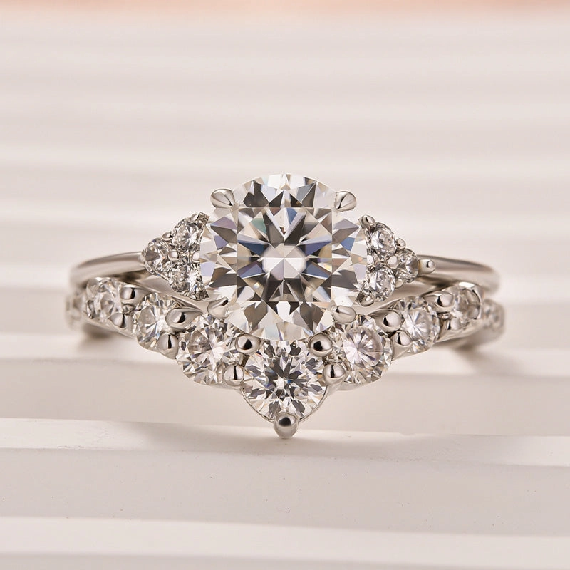Elegant Pair Classic Moissanite 1.2 CT Round Cut Wedding Ring Set With Curved Design Wedding Band