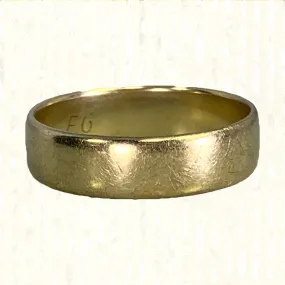 Vintage 1970s Men's Gold Wedding Band in Yellow Gold. Perfect Stacking or Thumb Ring. Inspiring Jewelry Trendy Piece