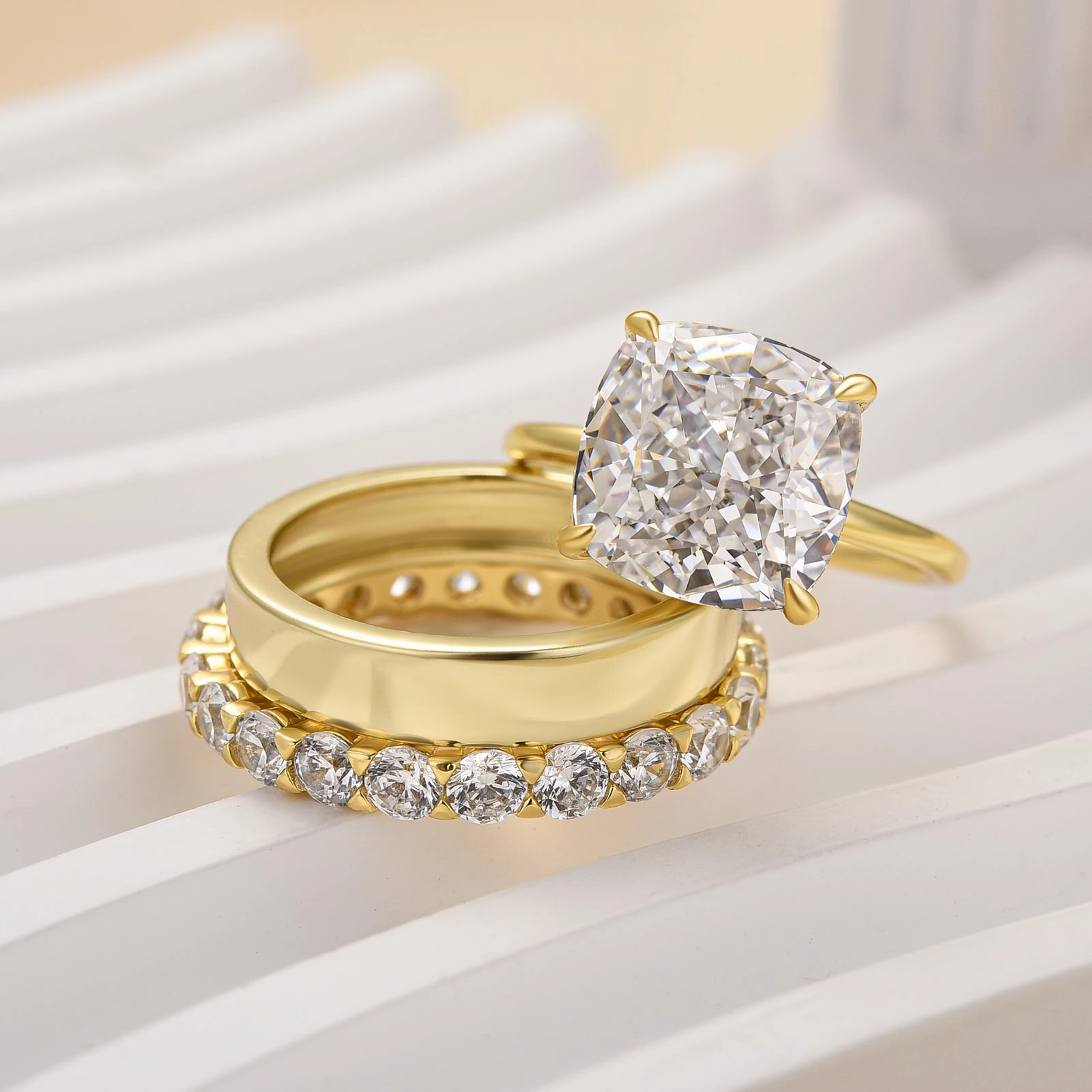 Louily 3PC Yellow Gold 5.0 Carat Cushion Cut Women's Wedding Ring Set With Wide Wedding Band Urban Minimal Stylish Accent