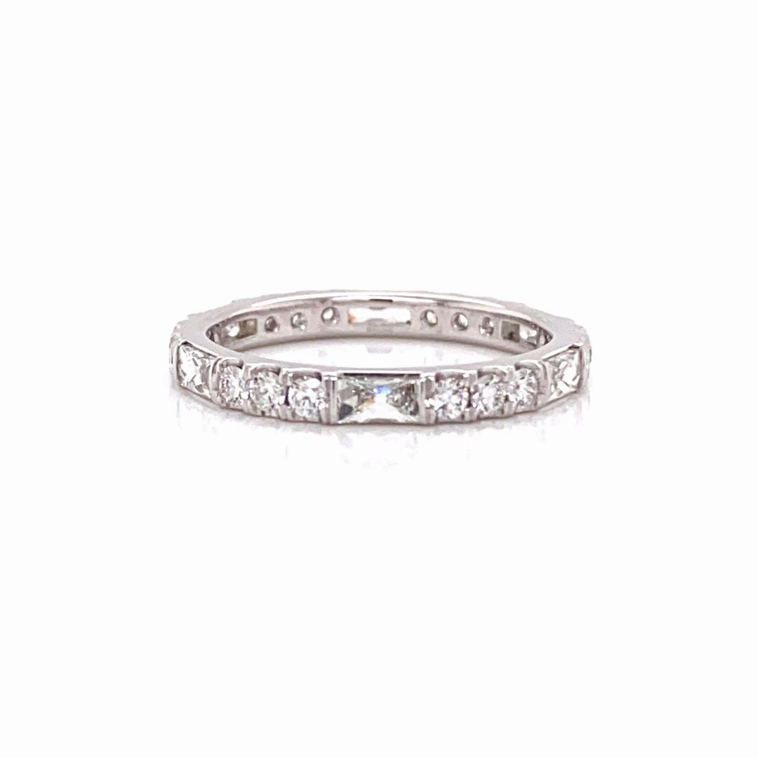DIAMOND ETERNITY BAND Refined Element Sparkling Style