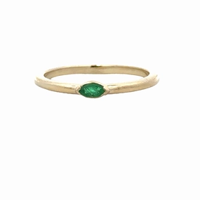 Refined Shape Emerald Marquise Band 14ky