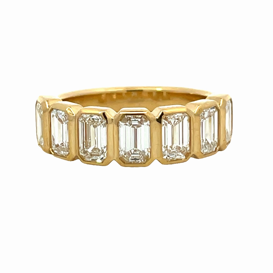 18ky Bezel Set Emerald Cut Diamond Anniversary Band (2.33cttw) Stunning Accent