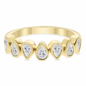 Cozy Detail Luxury Highlight 18ky 7-Stone Diamond Anniversary Band (0.85cttw)