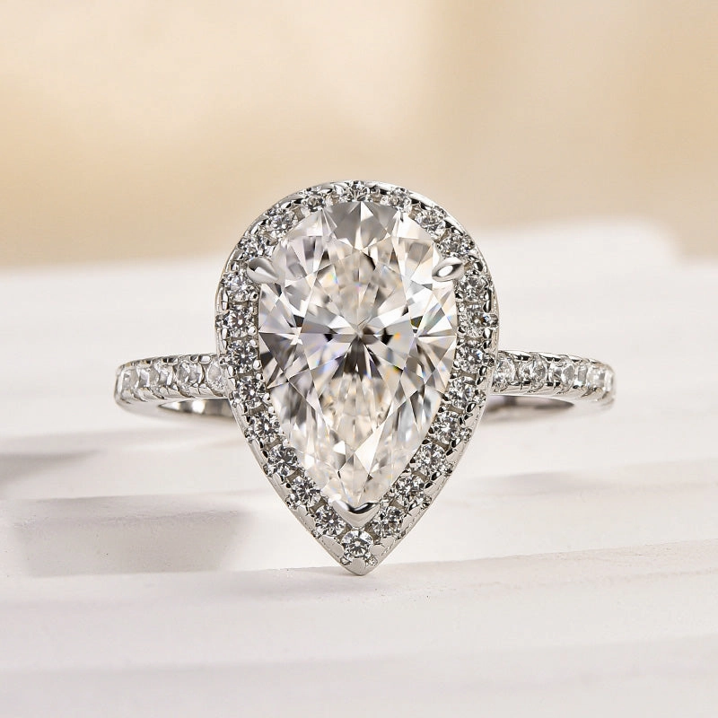 Louily Moissanite 2.5 Carat Halo Pear Cut Engagement Ring Alluring Edge Glimmer Accent