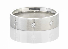 Light Detail Sleek Form Band/Mens/ Precious metal