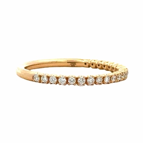Stylish Twist Glam Mode 14KY Diamond Wedding Band (0.22cttw)