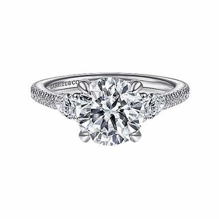 Subtle Spark HIDDEN HALO DIAMOND SEMI-MOUNT