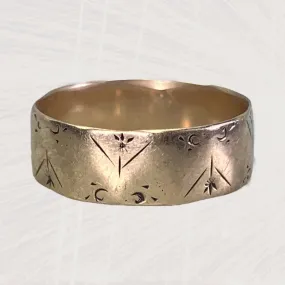 1900s Victorian Etched Gold Wedding Band or Stacking Ring in 10k Rose Gold. Size 6 3/4 Personal Favorite Premium Look