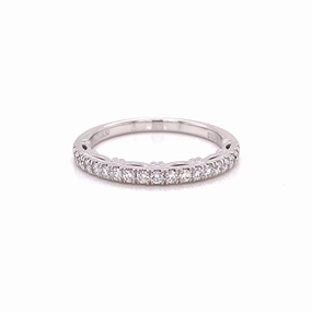 Soft Highlight Gleaming Accent Band/French Pave