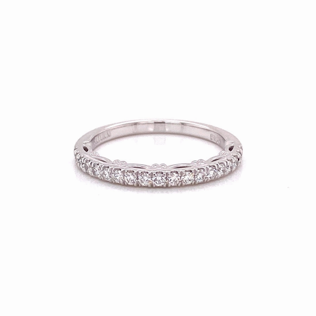 Soft Highlight Gleaming Accent Band/French Pave