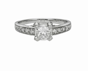 PRINCESS CUT DIAMOND RING Fashionable Touch Minimal Touch