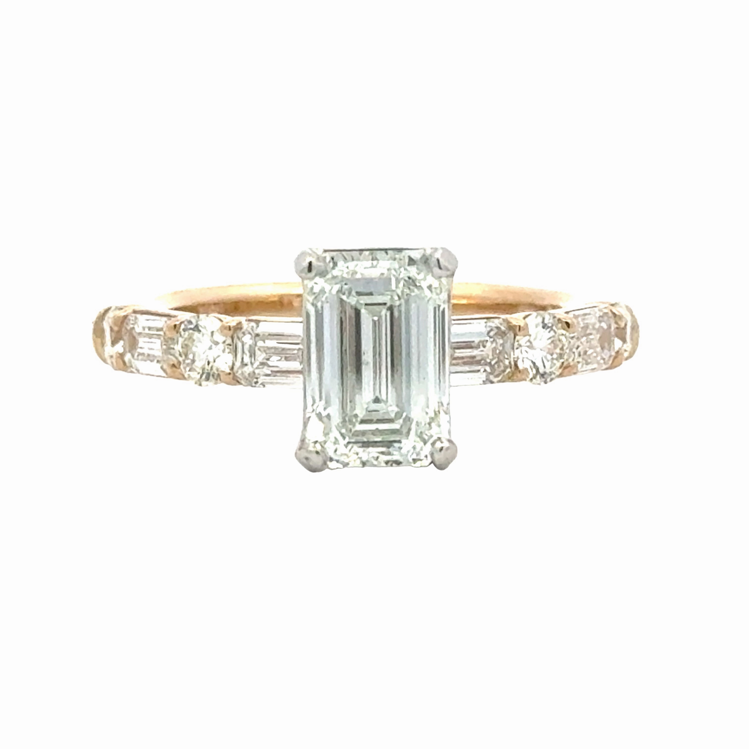 PLAT/14ky Emerald Solitaire with Baguette and Round Diamond Shank Engagement Ring (2.54cttw) Exclusive Detail