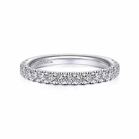 Alluring Edge Graceful Motion 14kw Diamond Wedding Band