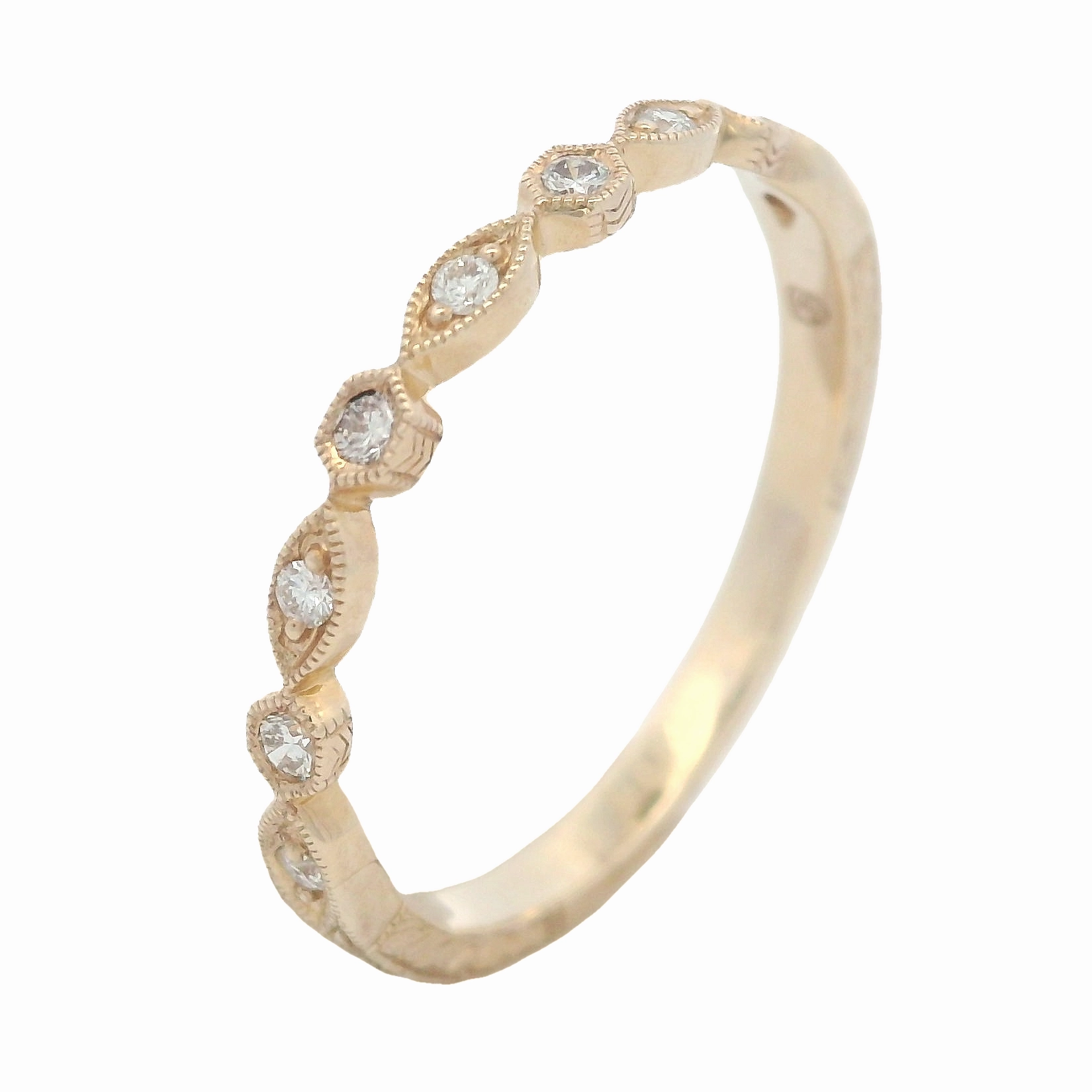 DIAMOND STACKABLE BAND Detail Focus Playful Shine