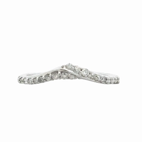 Birthday Present Gloss Edge Diamond Chevron Band (0.15cttw)