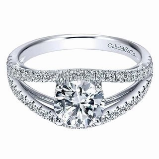 ROUND BRILLIANT CUT DIAMOND RING WITH SPLIT SHANK Festival Outfit