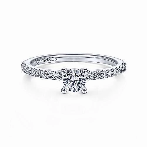 Cool Contrast Opulent Design 14 Karat White Gold Solitaire Engagement Ring (.85cttw)