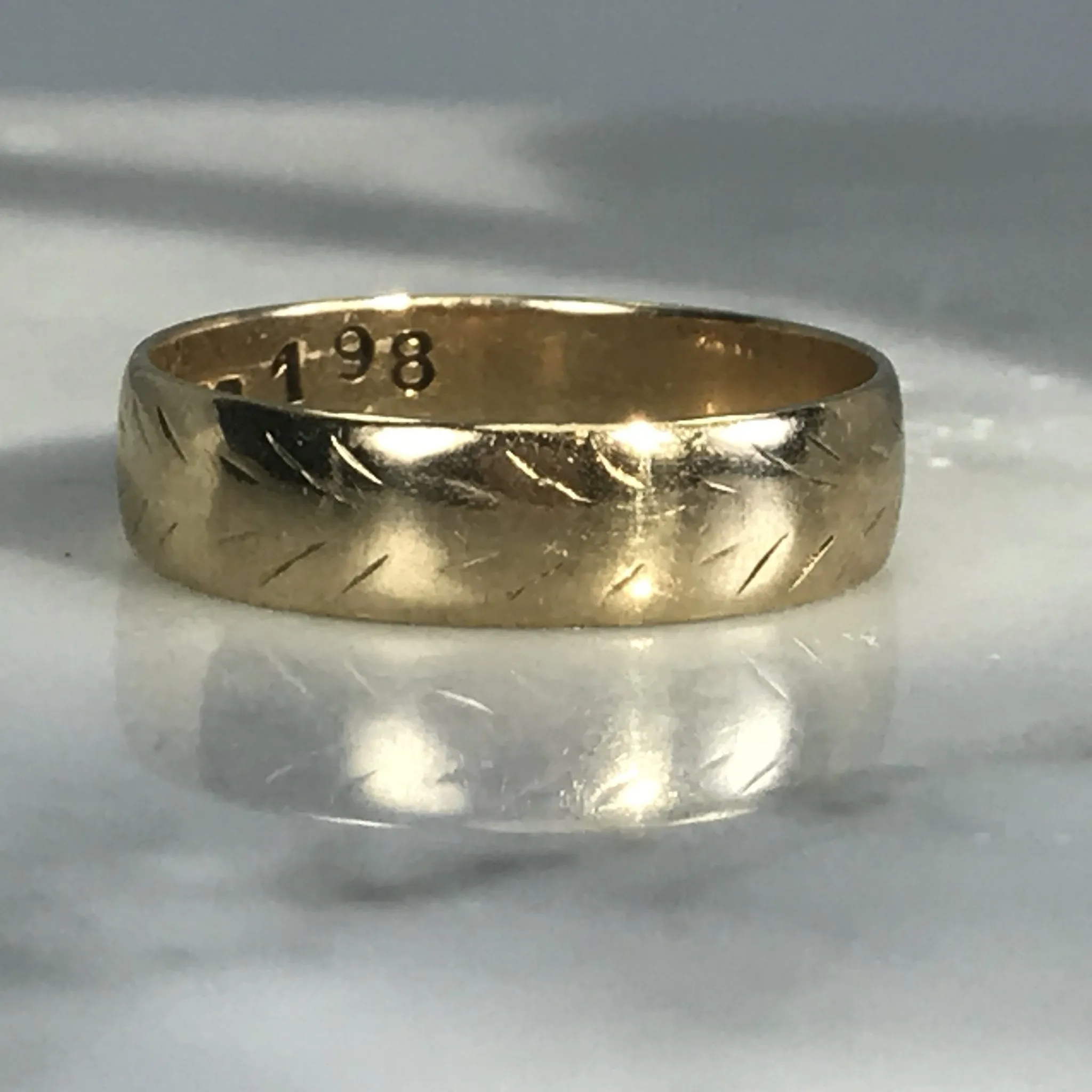 Vintage Etched Gold Wedding Band. 9k Yellow Gold. Stacking Ring. 1930s. Size 6 1/4. Estate Jewelry Office Gift