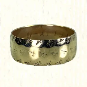 Petite Touch Vintage 1970s Etched Yellow Gold Wedding Band with Star Etching. Perfect Stacking Ring.