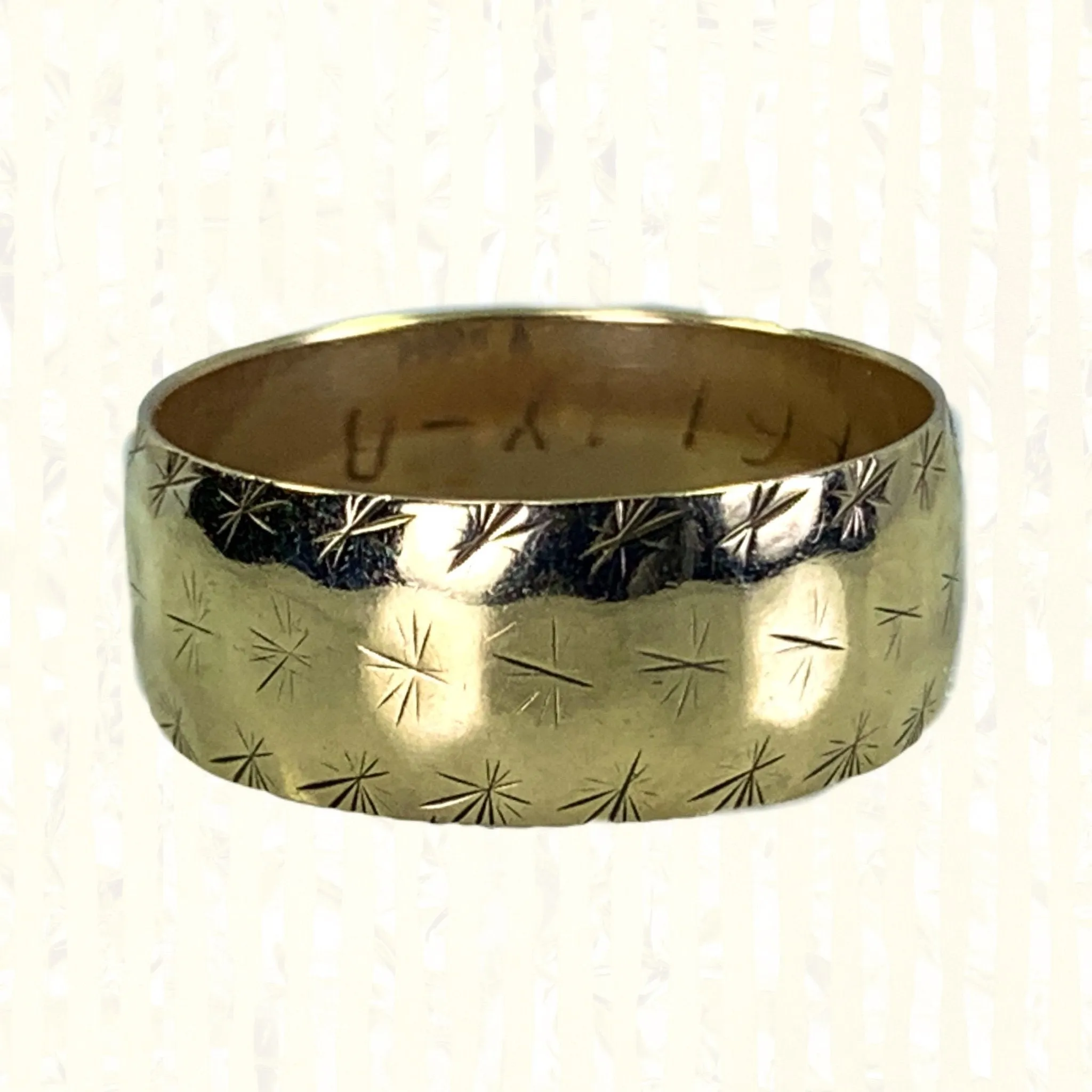 Petite Touch Vintage 1970s Etched Yellow Gold Wedding Band with Star Etching. Perfect Stacking Ring.
